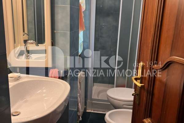 Appartamento collinare, terrazza vista mare e piscina condominiale thumbnail