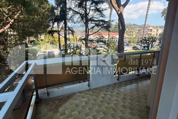 Bilocale immerso nel verde thumbnail