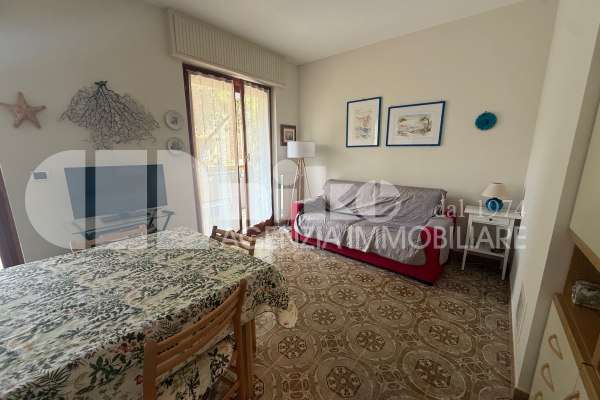 Bilocale immerso nel verde thumbnail