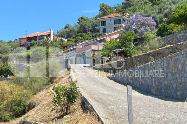 Casa con terrazza thumbnail