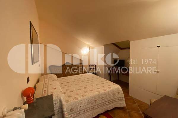 Casa con terrazza thumbnail
