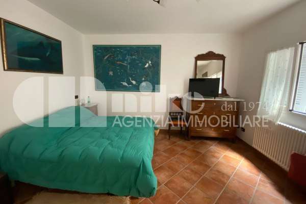 Casa con terrazza thumbnail