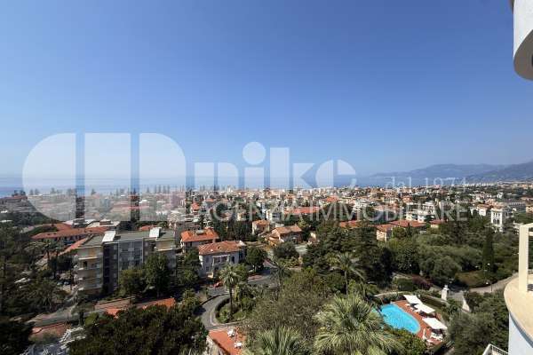 Appartamento con terrazza vista mare thumbnail