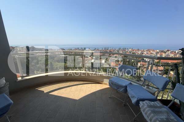 Appartamento con terrazza vista mare thumbnail