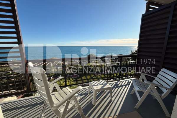 appartamento con  vista mare  thumbnail